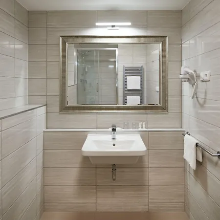 Hotell Devin 4*