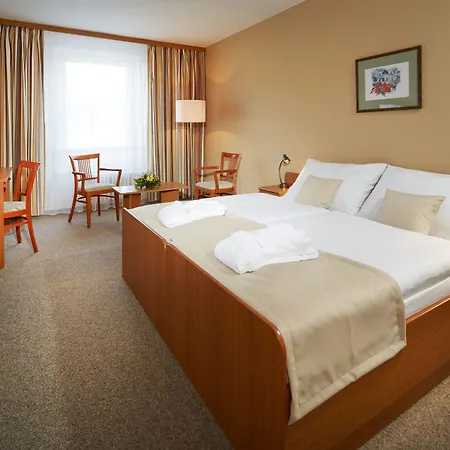 Ξενοδοχείο Devin 4*